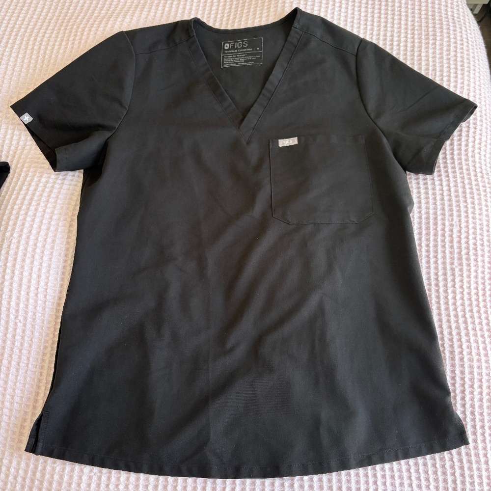 Figs Women's Catarina One-Pocket Scrub Top in M Black